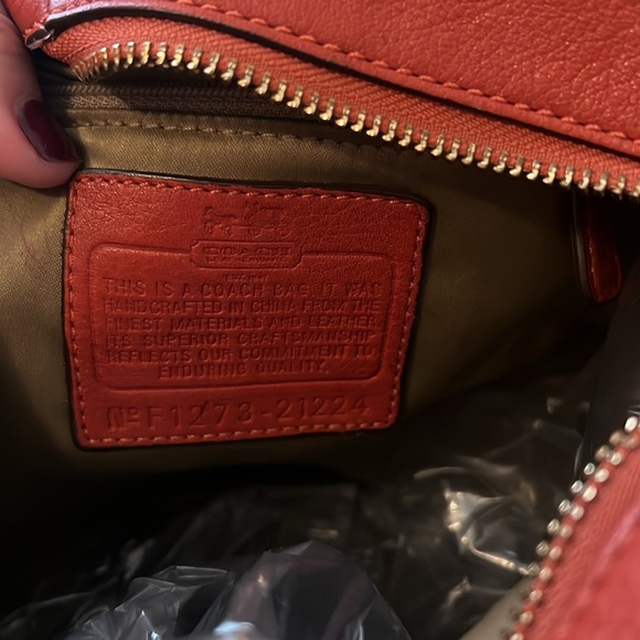 Beautiful  “boho” slouchy Coach bag . Great used condition. - Picture 4 of 4